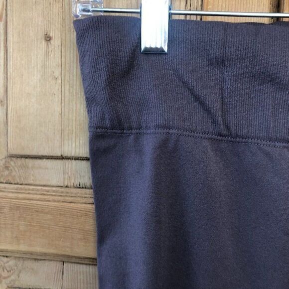 Fabletics Medium Purple SculptKnit Openwork 7/8 Leggings‎ - Picture 5 of 9